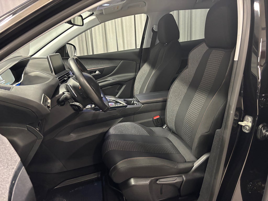 Car Image car-57857-2f6d28cd2e5aefbb0120a9e00b56448b