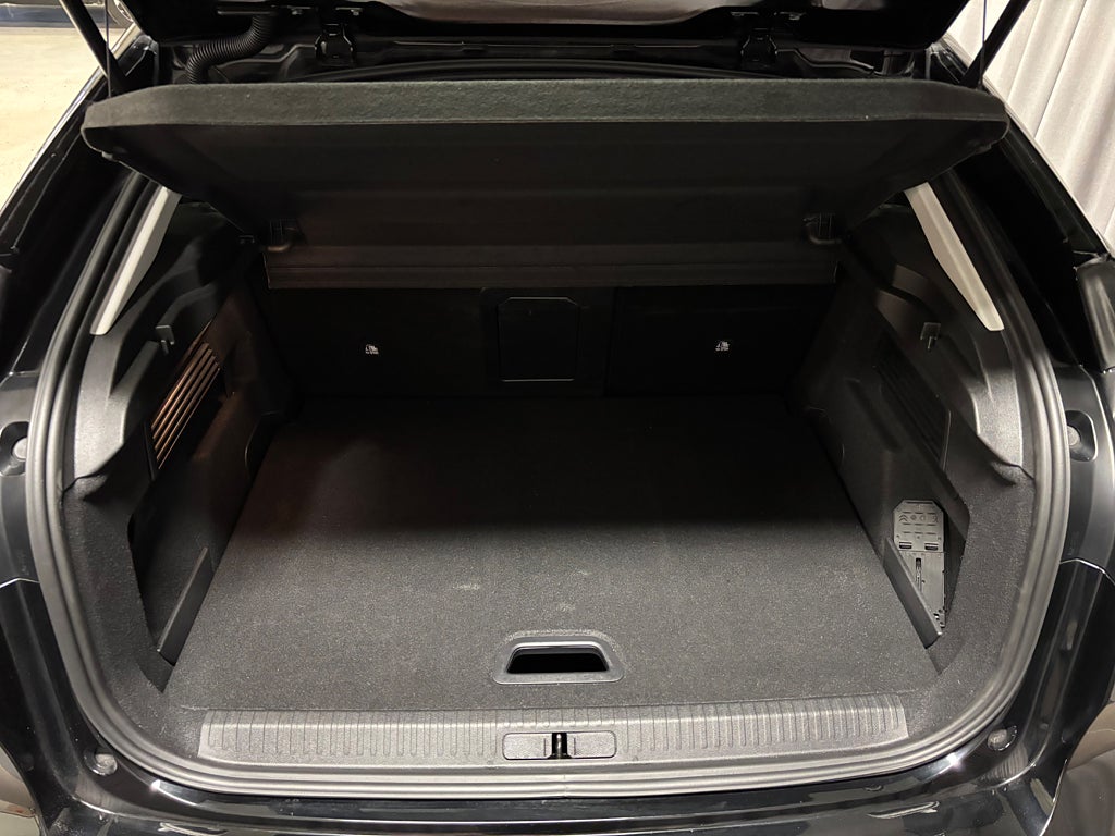 Car Image car-58161-06d3cbfef22216f271f8200196a412c7