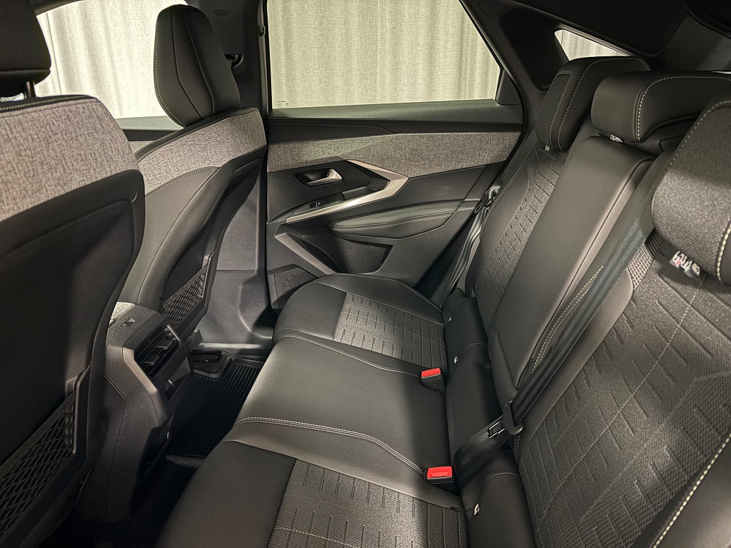 Car Image car-66752-17c522db3cfea45786d11b525c04b8d3