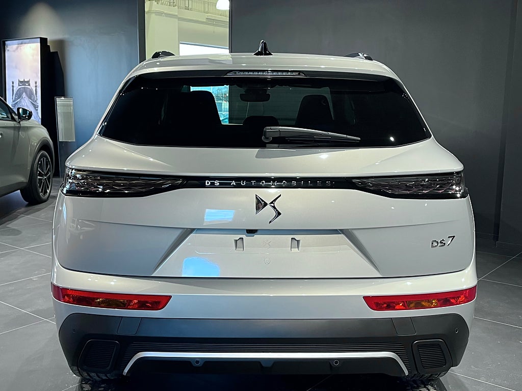 Car Image car-68570-692a19f4467f62e22e170c284efe833b