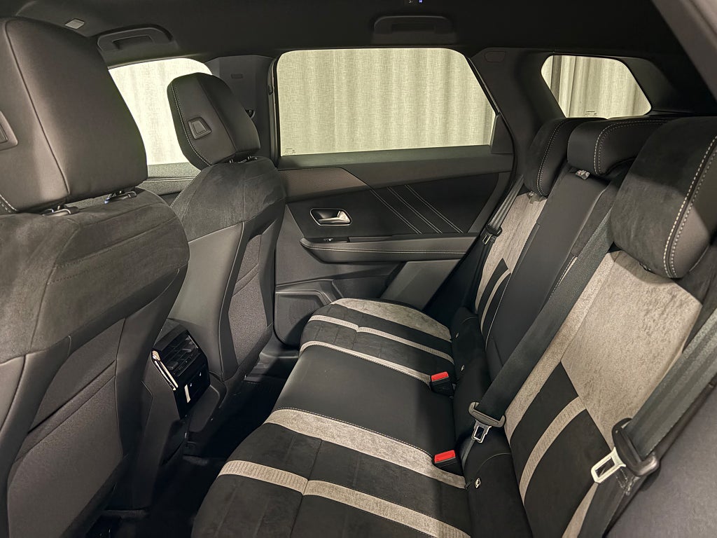 Car Image car-77515-e63fff5dc658bb244b5e579888340093