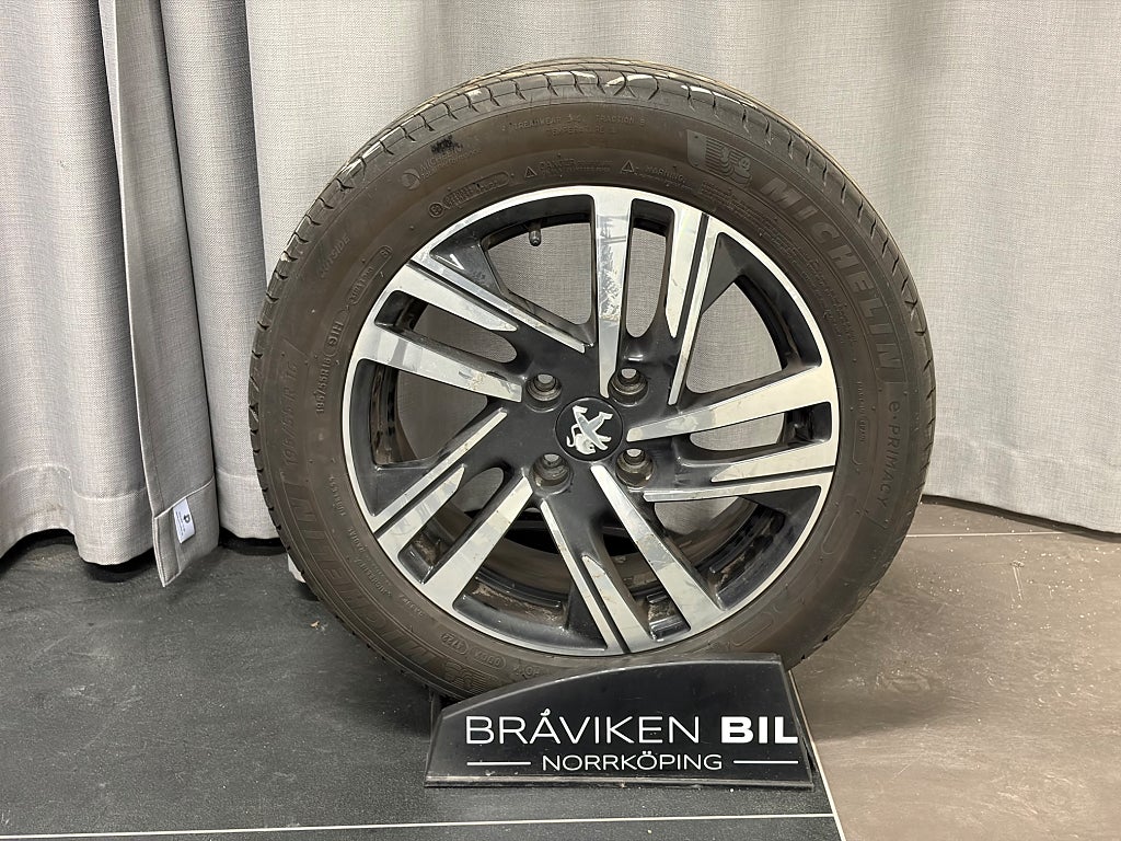 Car Image car-77606-8d4c1d94d432e626ff7dcfe8f8a17d04