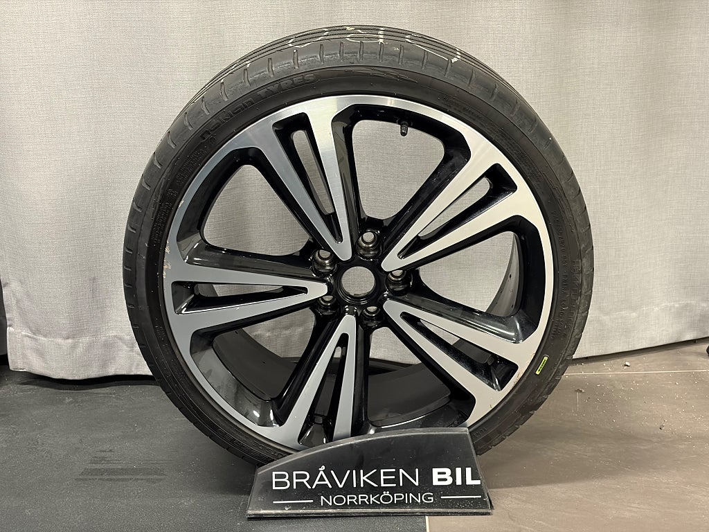 Car Image car-78062-41c1859d2cc96808e4b508b23cb71eef