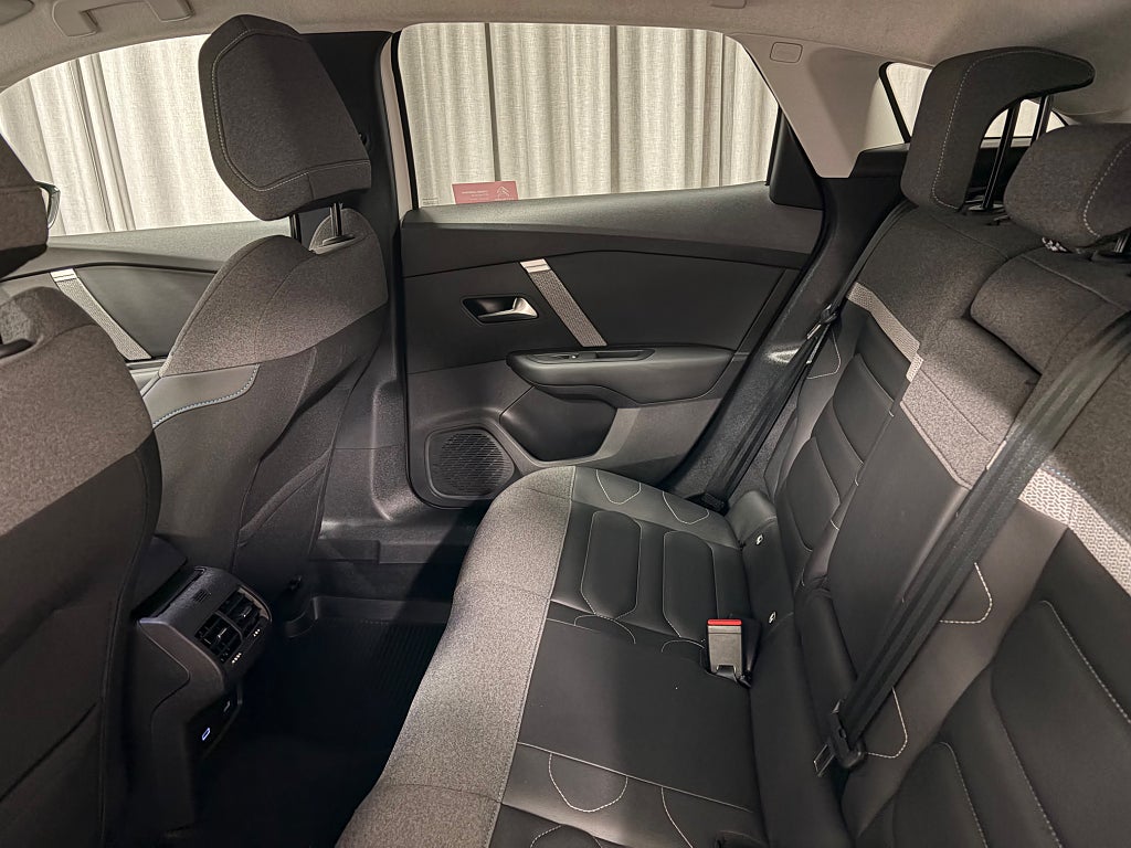 Car Image car-78490-889677292ba33e15f4863f4099cbdf64