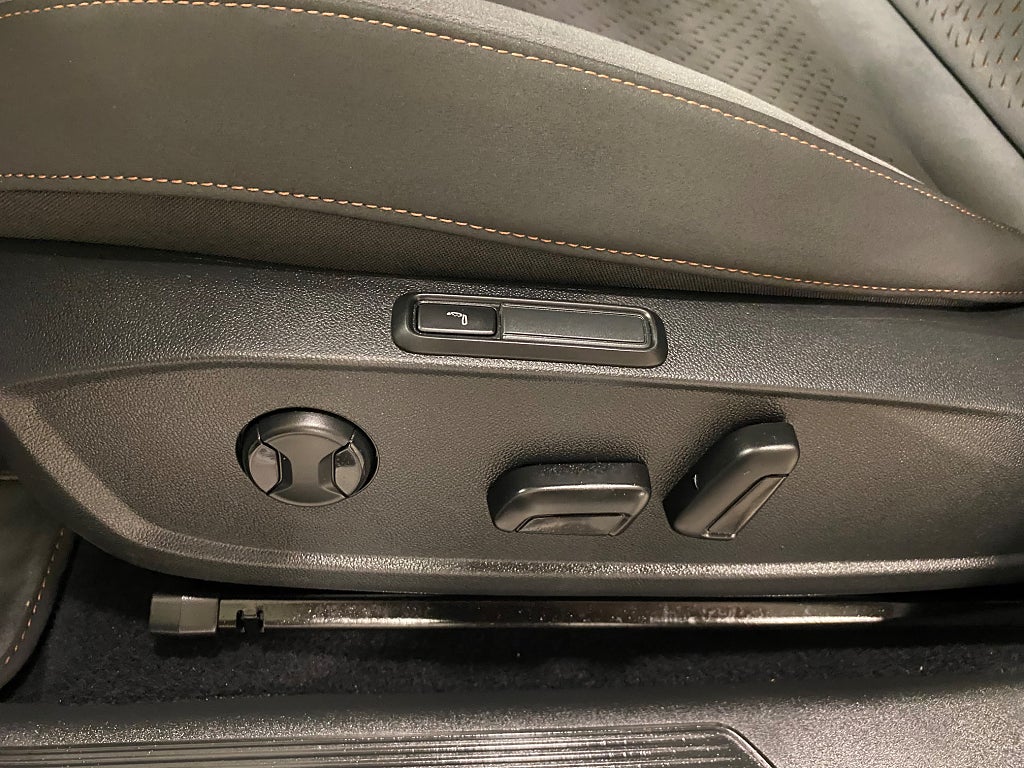 Car Image car-78566-7a1647576515ab5fdc9418a934121120