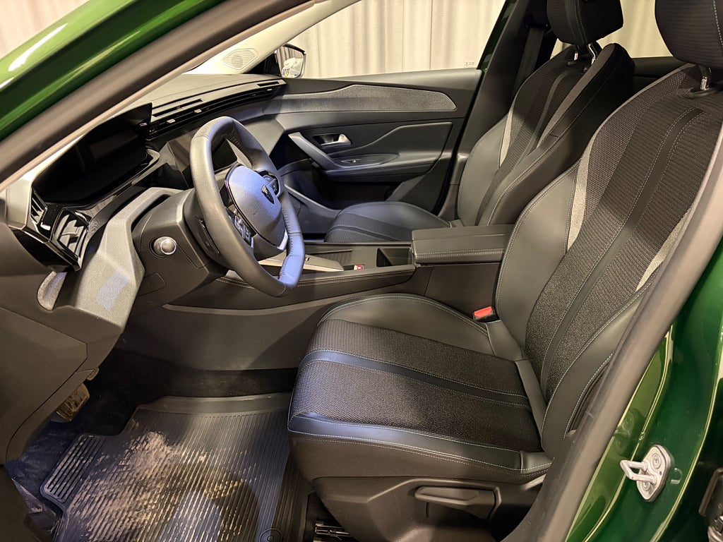 Car Image car-78833-8ef0f2a458f9f7039bbc52a98b78434e