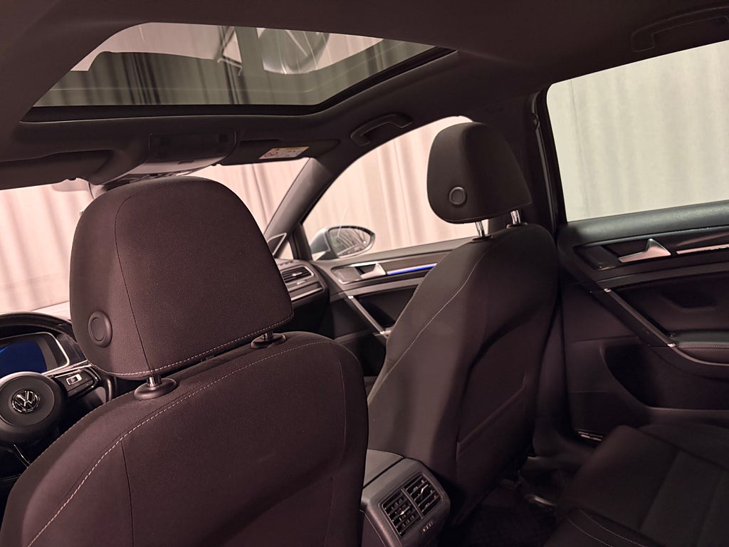 Car Image car-79737-50317bf01a227879f37846ba71d75835