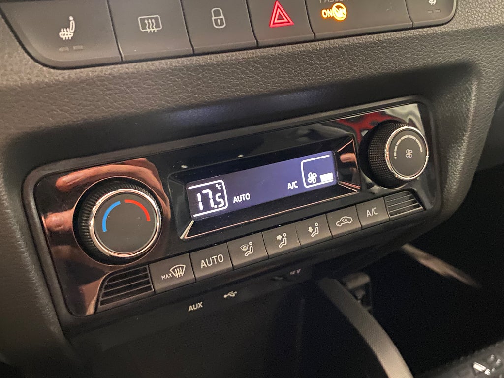 Car Image car-79758-9f1761f809d814bde705cdad66cfee88