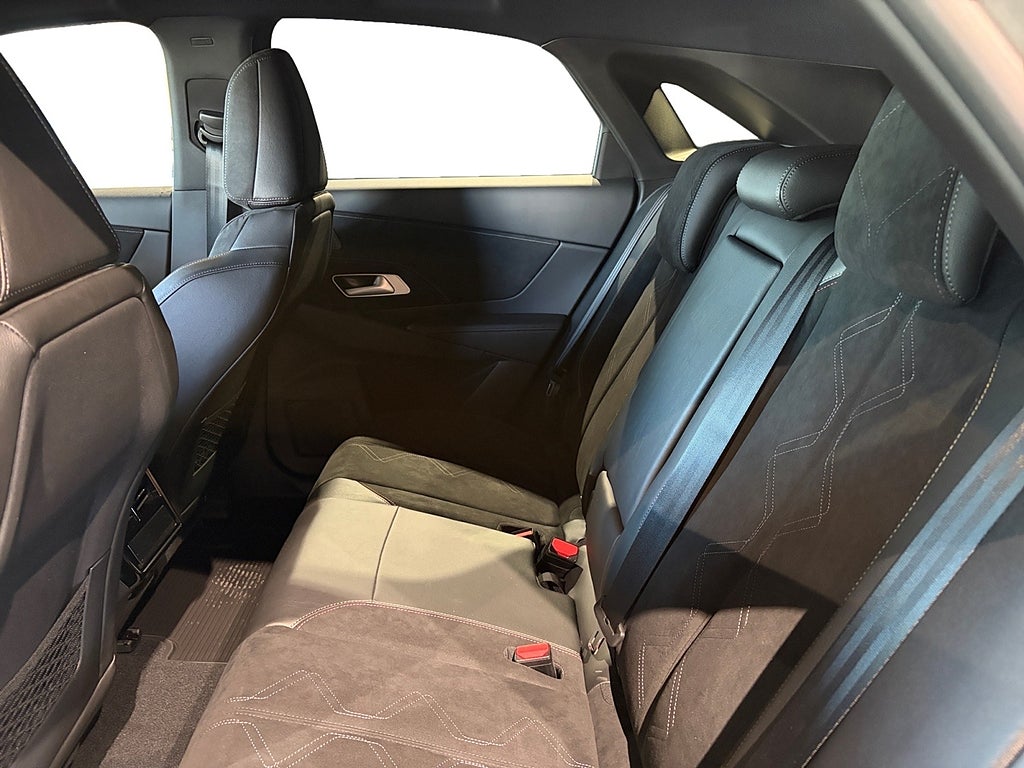 Car Image car-77109-08332cd838cca0e7c756a104b062cd5a