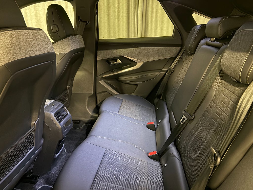 Car Image car-81060-6542ff69c8fbe2e256ec99035e56b717