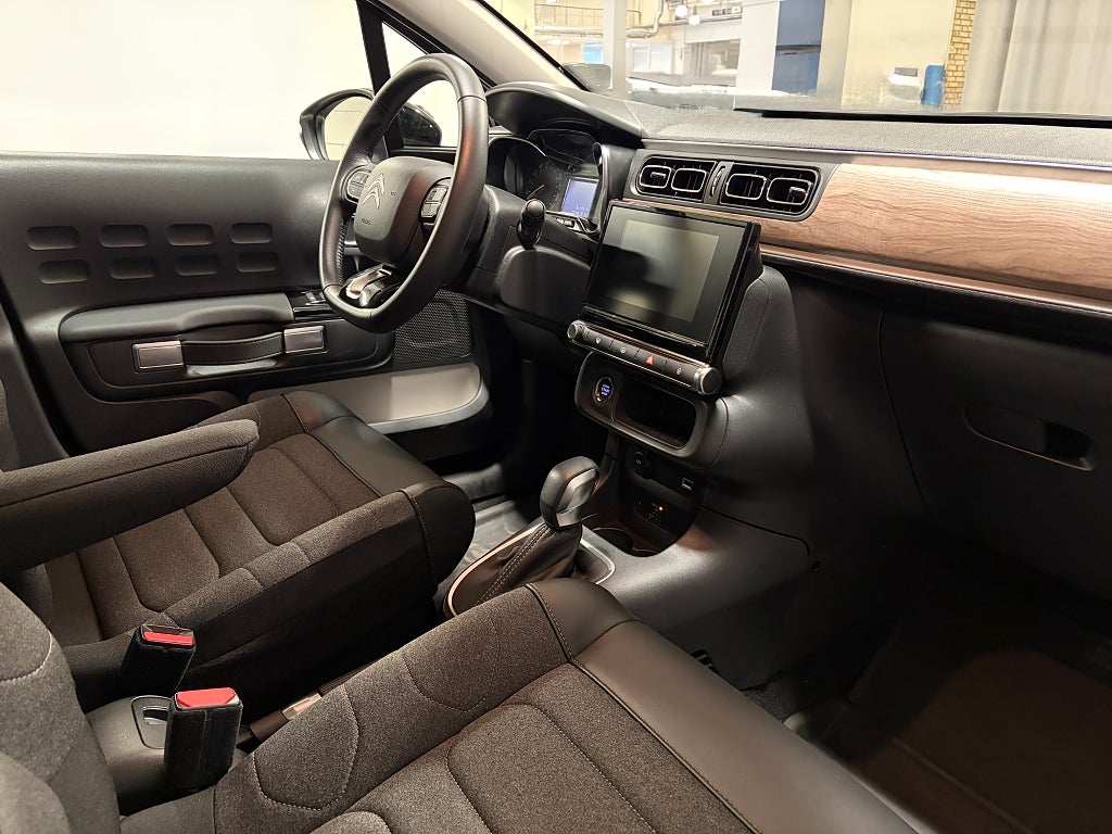 Car Image car-81078-117640c9dc6a0db1c9cbac1ab3424138