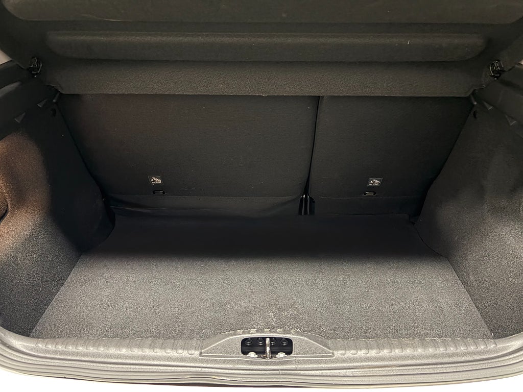 Car Image car-81078-a367db6404c16329919e1c71ea871849
