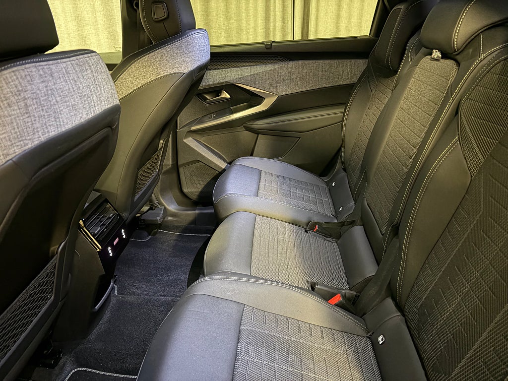 Car Image car-81094-9044ecb5a36bd513f098162bb54c1494