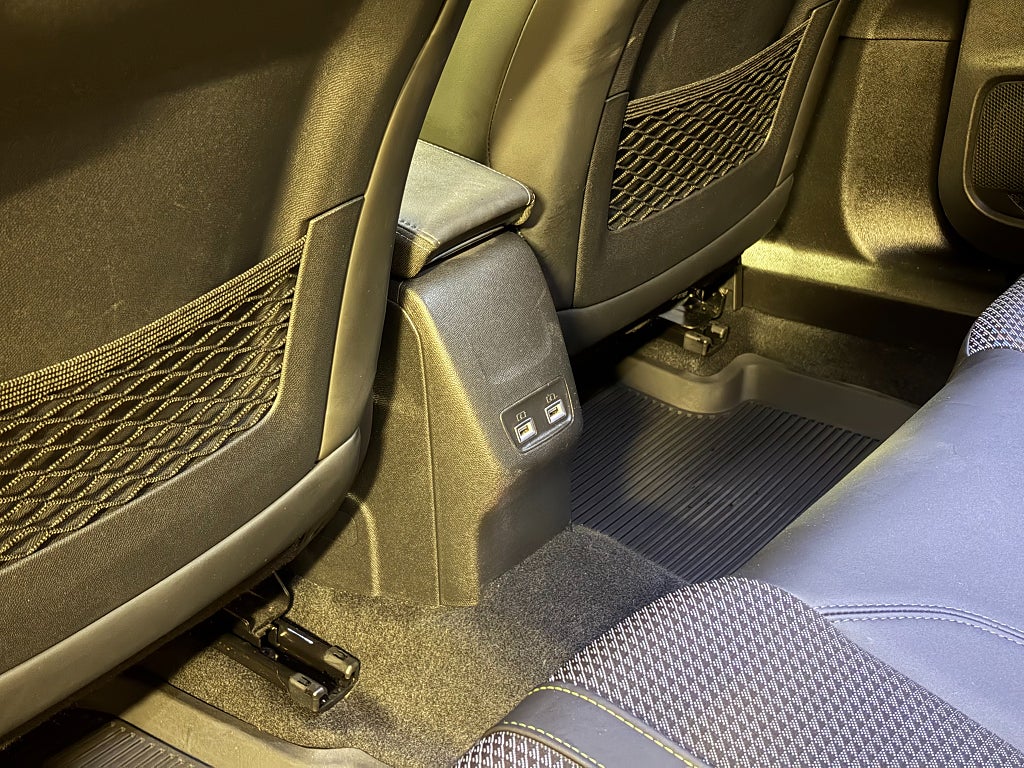 Car Image car-81544-6421111d55b25763a1bbbae918b9521e