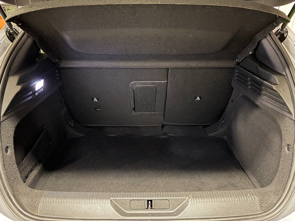 Car Image car-81587-a23f2a793dd2d09677d9f752d5982491