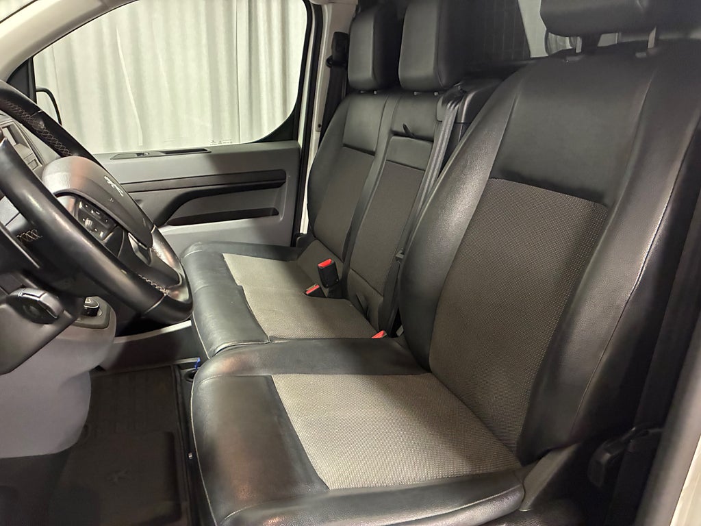 Car Image car-81666-e440fad55e839d2ed2f557ff41d4cd71
