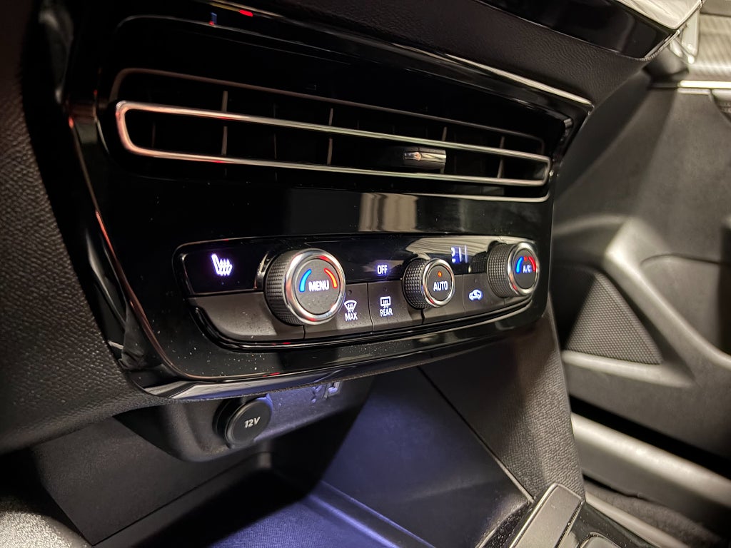 Car Image car-82454-ffd50b197df0b38a56f90372a7076fcb