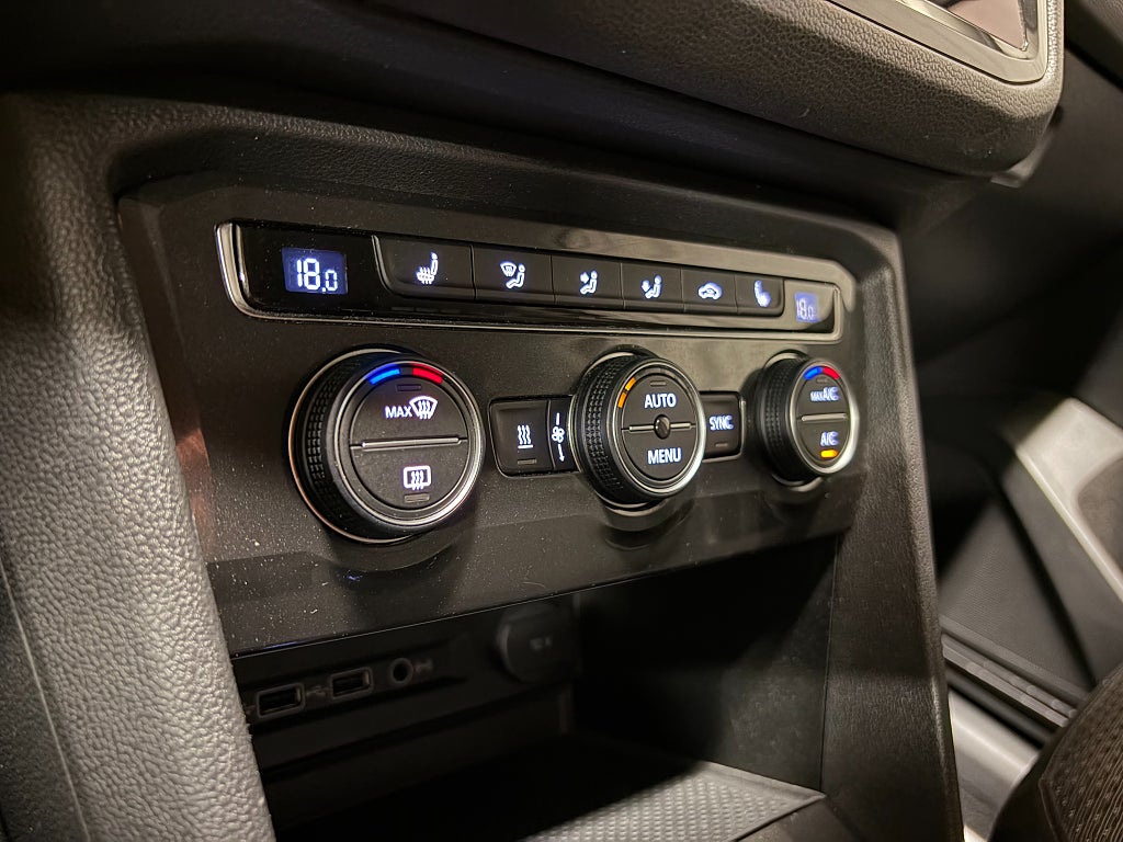 Car Image car-82469-abdc04872cab9f30e1dfa9ee077b3eab