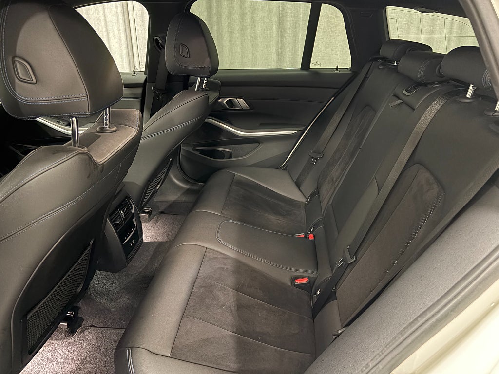 Car Image car-82513-2df9842a32fbd065bd74a6fef93f2448