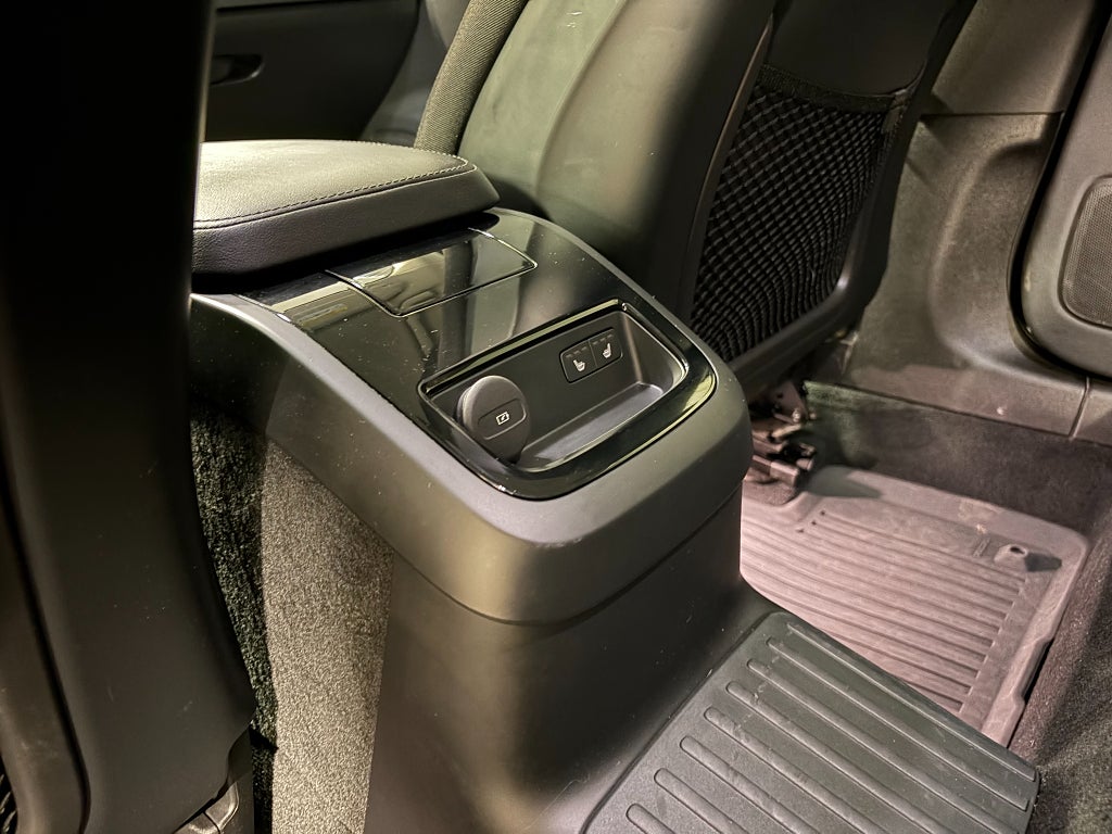 Car Image car-82573-d263f19a6516d4f0e25be91075113f76