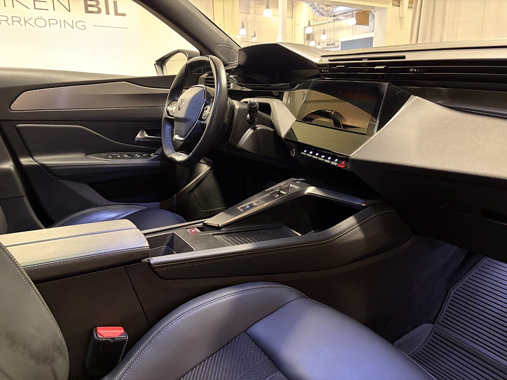 Car Image car-82621-0984fb6917e8eb059f2eae9fb2bcbfa2