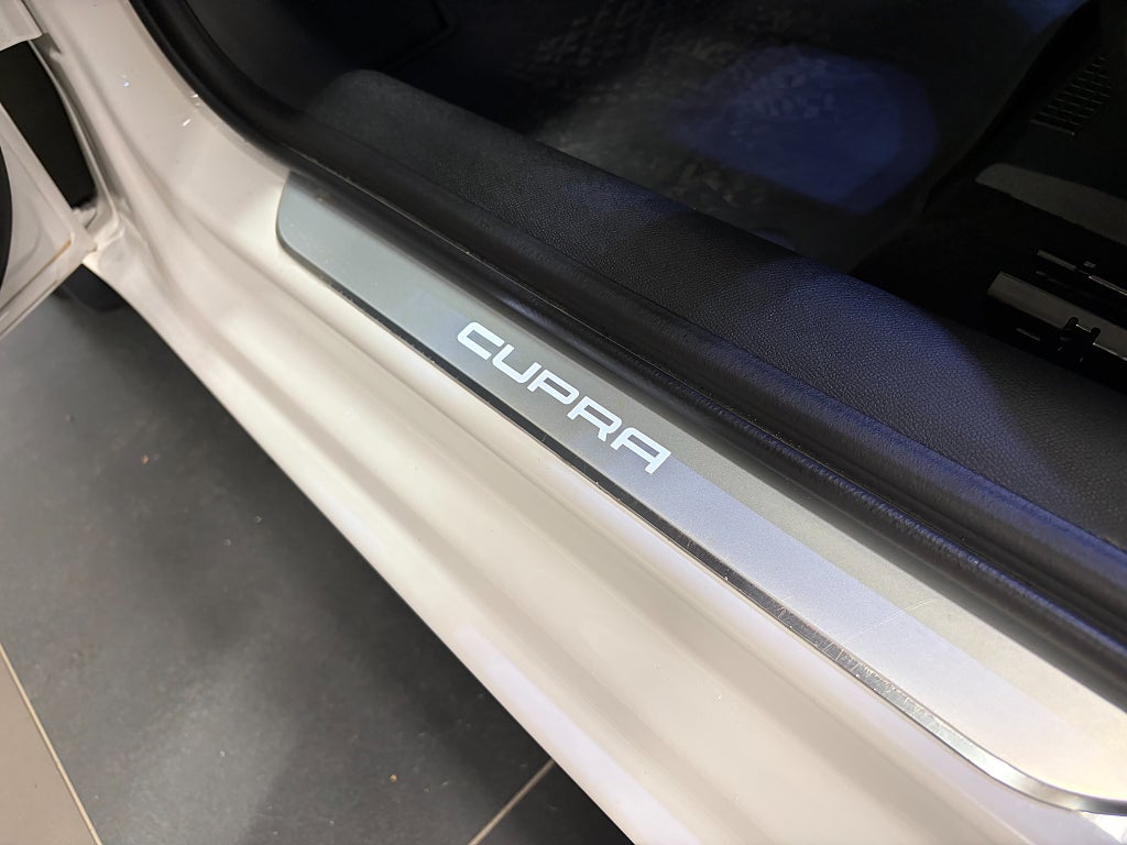Car Image car-82665-0dbcb31b108e6b910d754a5950d98533