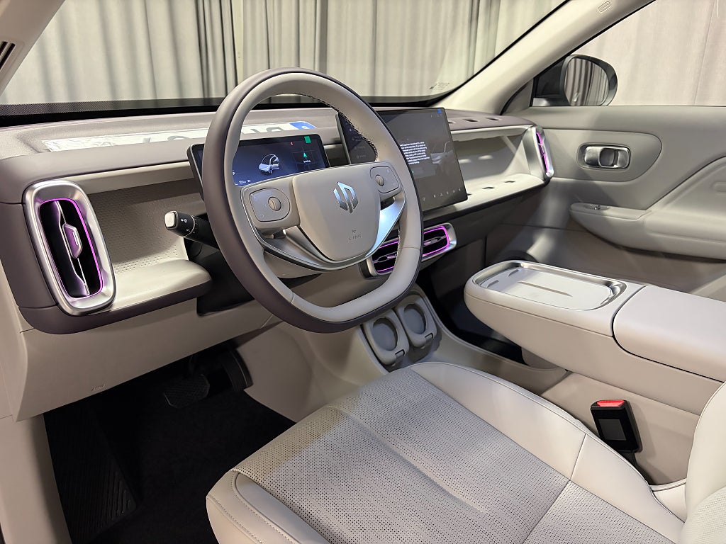 Car Image car-82702-140c94709bed3897e34f9c2162e67f21