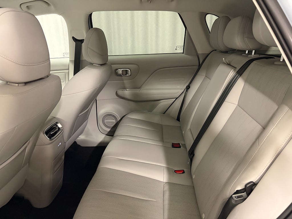 Car Image car-82702-b42de16ac820213a19a1d76cfa176a6e