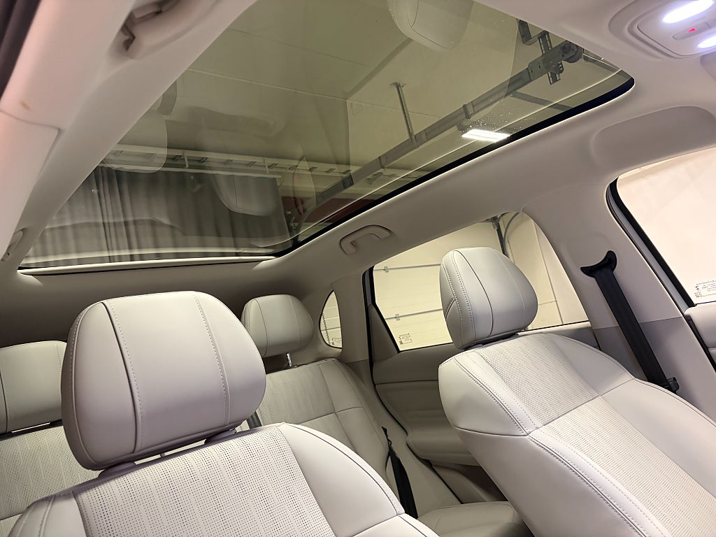 Car Image car-82702-e30dc2f514f081d17cccb4edd443b434