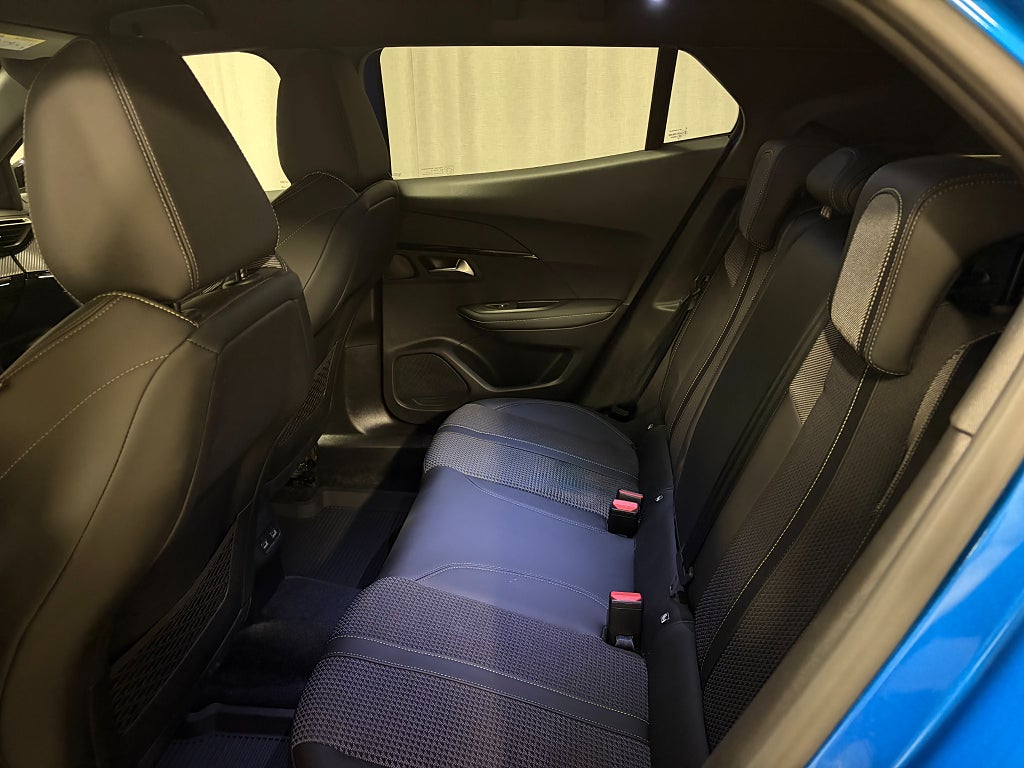 Car Image car-82717-1fb3eb4f92a727dc854315421476e841