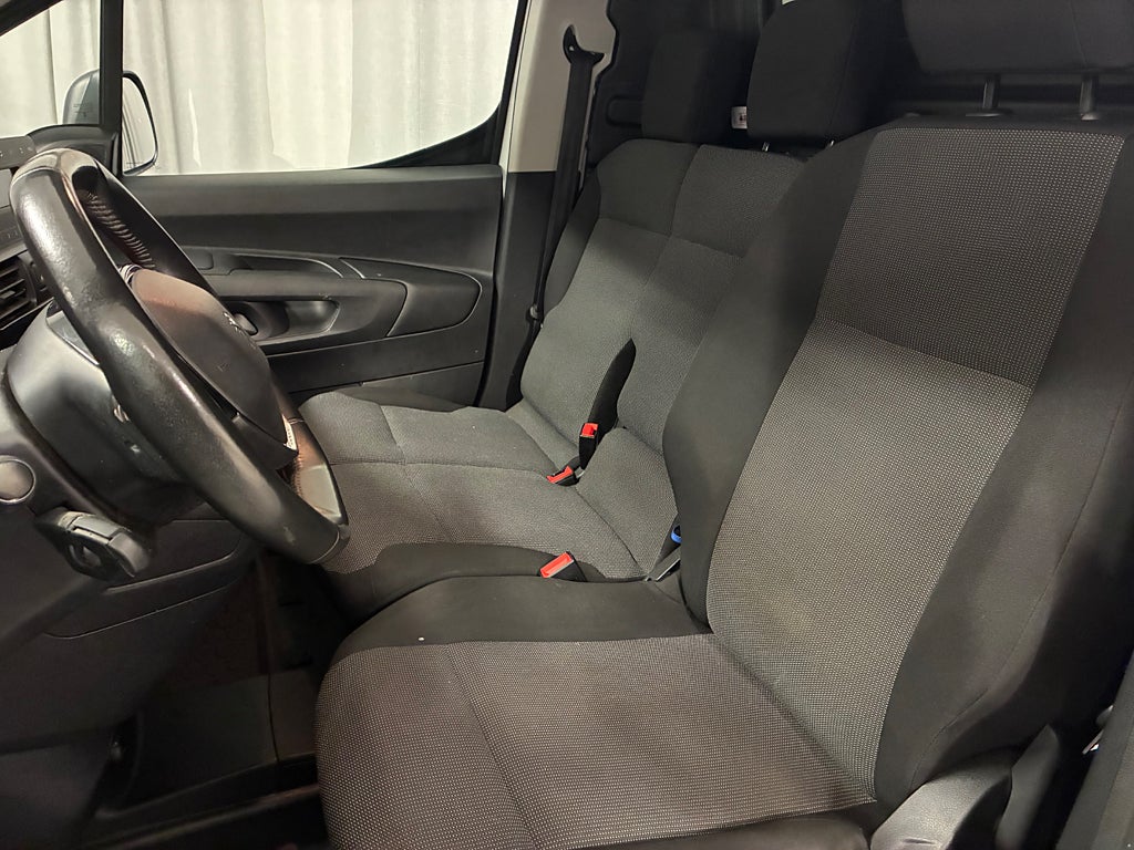 Car Image car-82738-a7494218b261416c8c1260bf94fe76dc