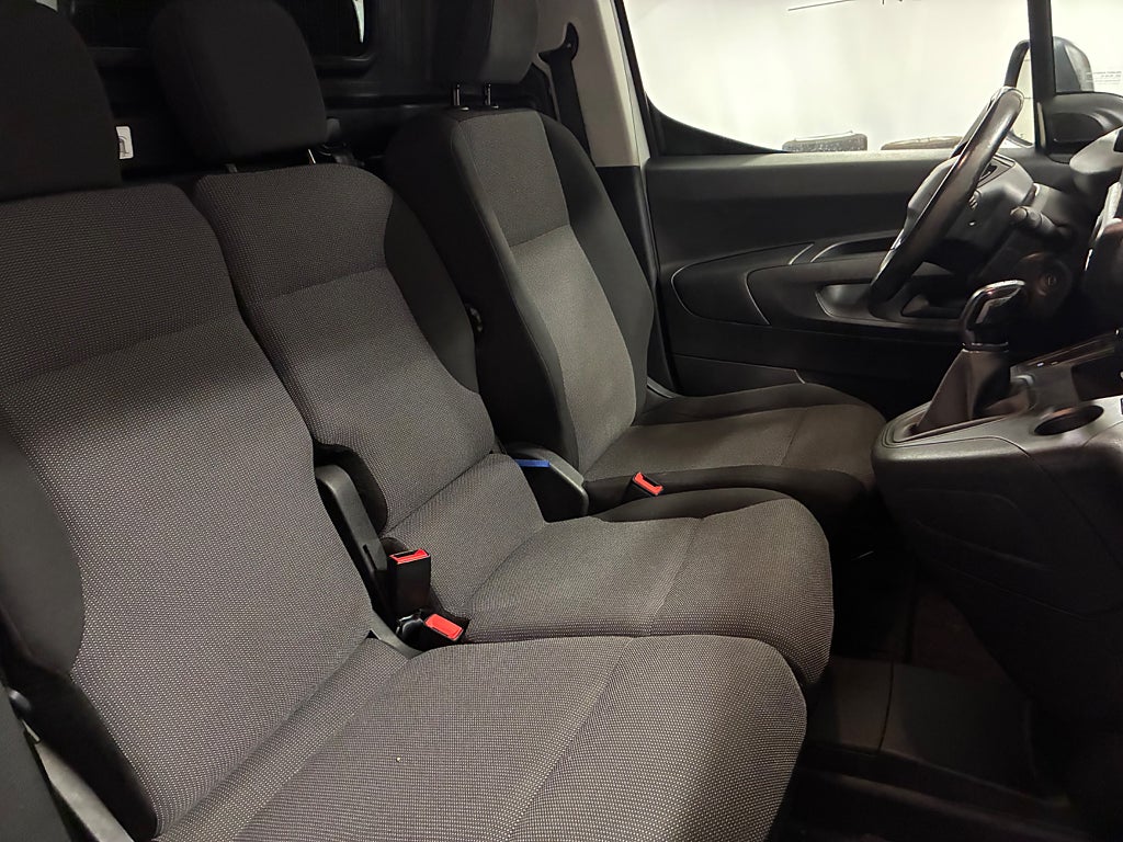 Car Image car-82738-e63091fd5102b7e2fafbd8eff7d271b4