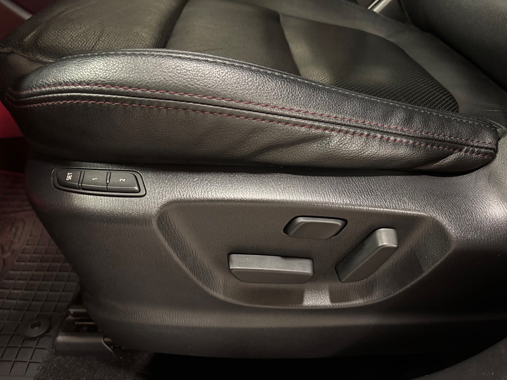 Car Image car-82749-1713c8eef280b1fef0856edc13ae64c8