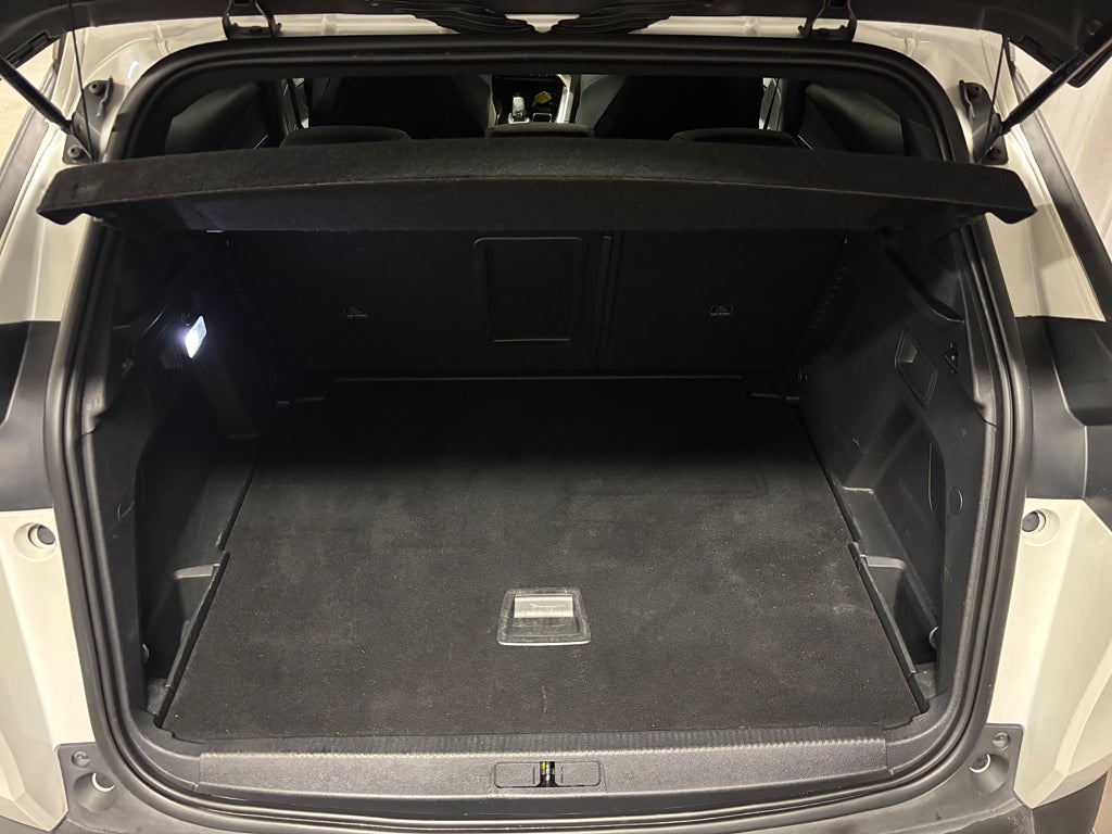 Car Image car-82833-5f2705d40894979f00700fd9aadcb3e3