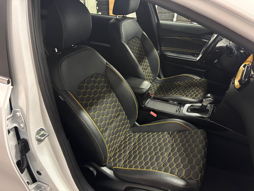 Car Image car-82852-8c8c4038a4ba5a60e38570cc1e290d33