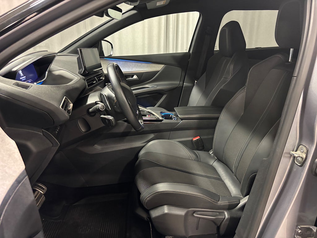 Car Image car-82908-e8562bf718444dc0e9e912aa76ed1dfb