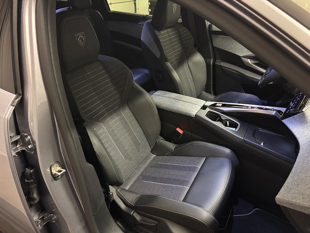 Car Image car-82967-01f983686117792f45ffde38e38d9959