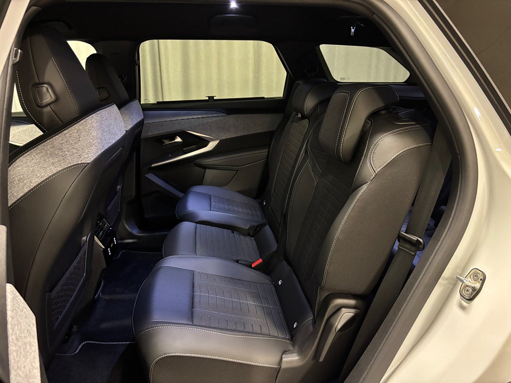Car Image car-83008-0866f25c1dfd4190992ea6793f5d25df