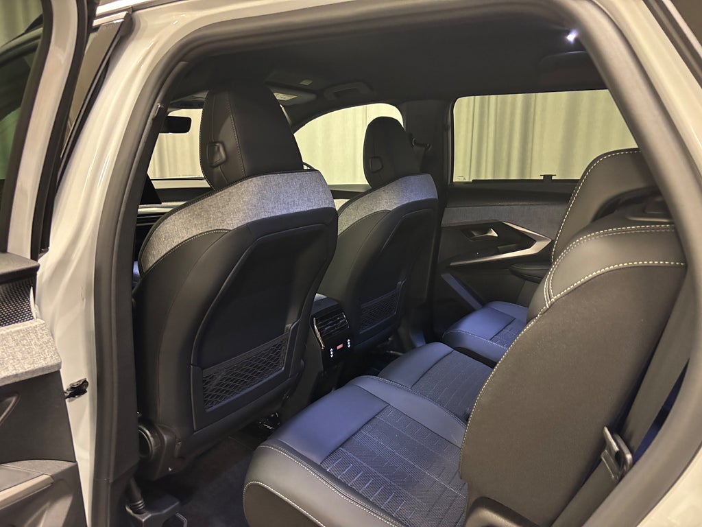 Car Image car-83008-89ef42d59f6a5cd30f0d714cba641aea