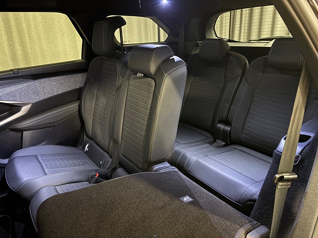 Car Image car-83072-5bee6db6c2097ba411dad0290d935ce9