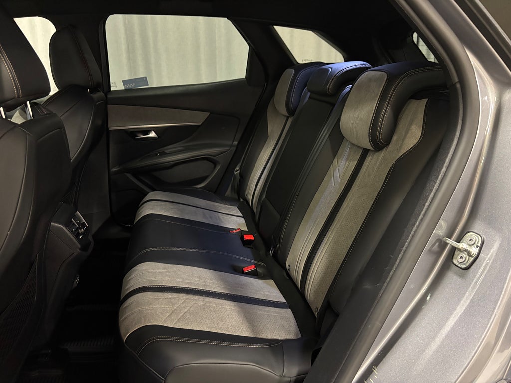 Car Image car-83278-74f1f7e613511af605b6ec92e063680e