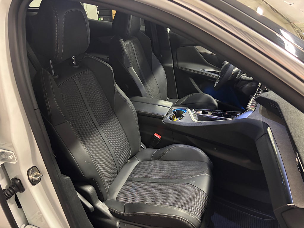 Car Image car-83405-31abe99e1550f1901be186cdb362a597