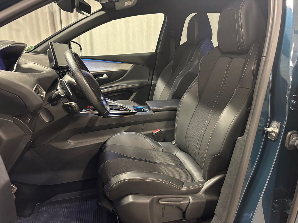 Car Image car-83440-8bf2eb41d877fd6bd8b3034f3e18e975