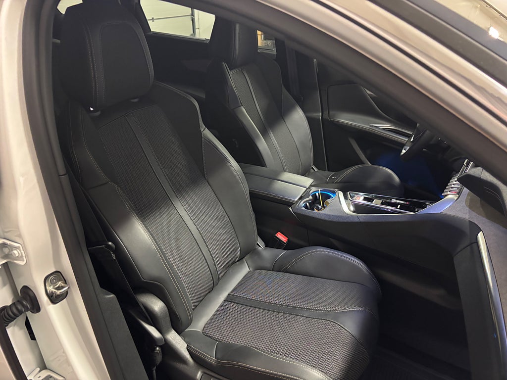 Car Image car-83459-c56913231caba85dbf8223410bbc30db