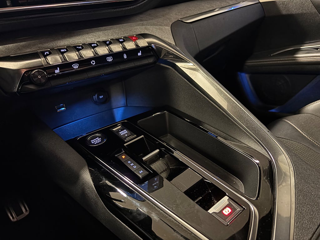 Car Image car-83459-e36a977462188d15f360409e3e44eb61