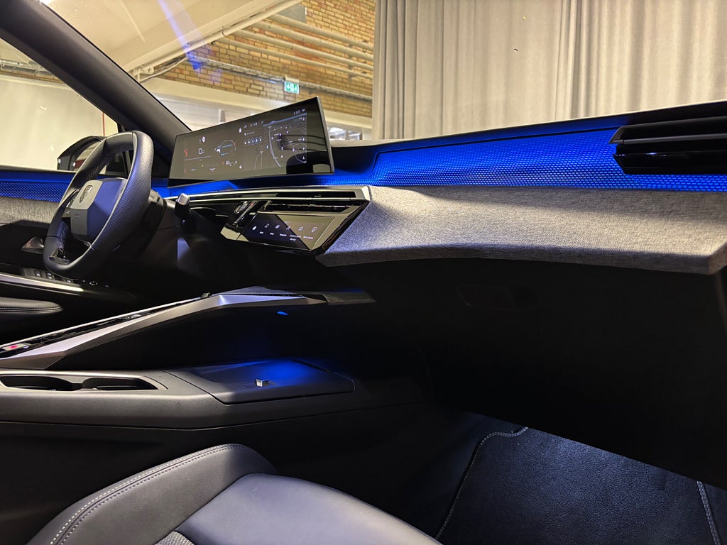 Car Image car-83516-d4f71debf599f9eccf947c217cd5a569