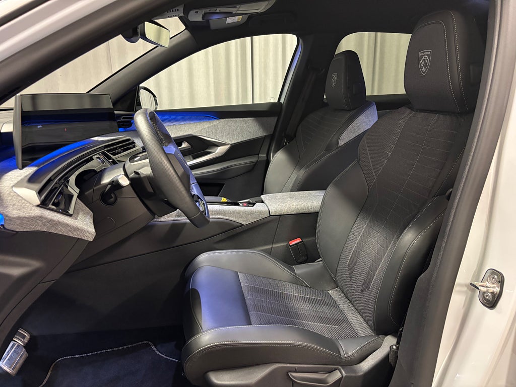 Car Image car-83516-f0d91e6377b7c2b3aed98fb69e9c1a07