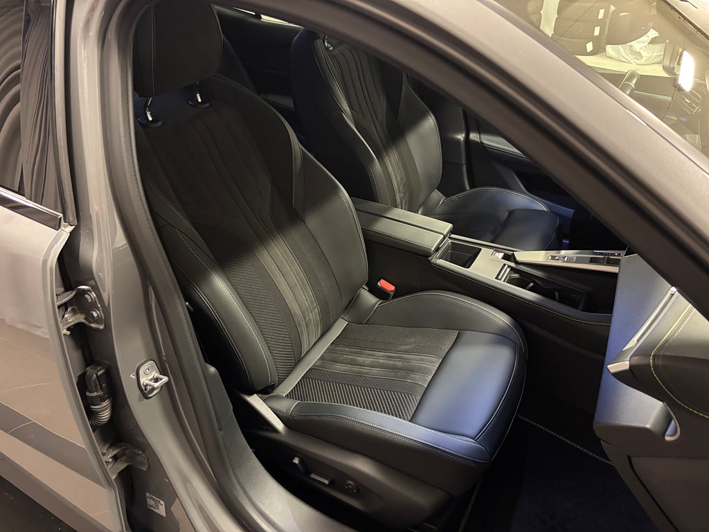Car Image car-83609-d94ff8f508e15df007e3af289e7f9c4f