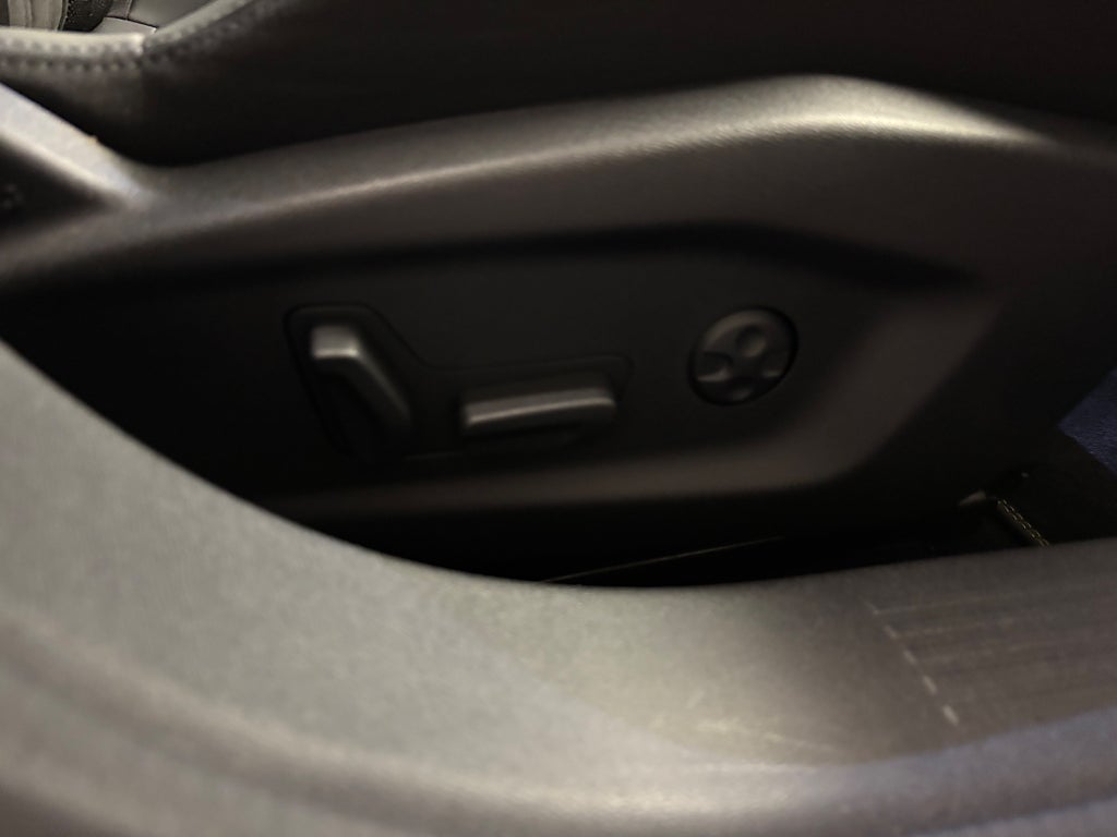 Car Image car-83609-f883a713135658207a711382c299de81