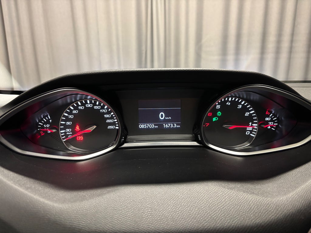 Car Image car-83632-8b988065348906003d48f1af5014e8a9